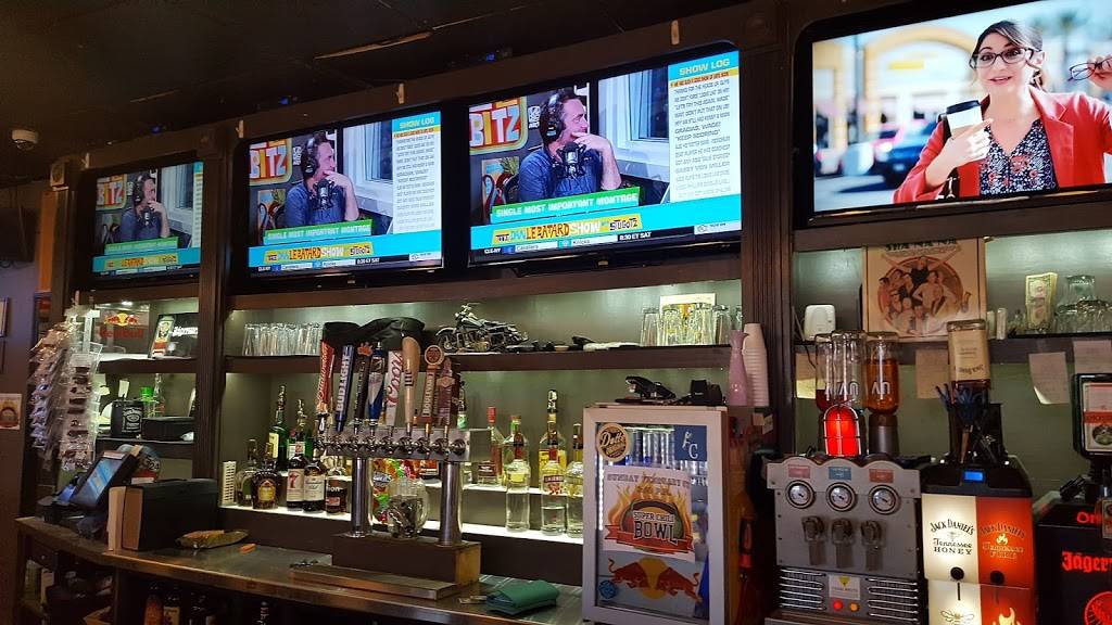 K Cs Neighborhood Bar & Grill | night club | 10201 47th St, Shawnee, KS 66203, USA | 9132627211 OR +1 913-262-7211