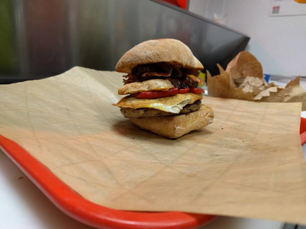 Hero Certified Burgers | restaurant | 6070 Dixie Rd, Mississauga, ON L5T 1A6, Canada | 9056707010 OR +1 905-670-7010