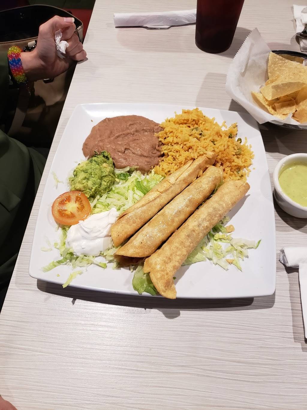 Brendas Taqueria | restaurant | 12550 Southwest Fwy, Stafford, TX 77477, USA | 2812012239 OR +1 281-201-2239