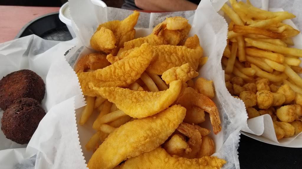 Julies Fish House | restaurant | 1902 W Shell Point Rd, Ruskin, FL 33570, USA | 8136419451 OR +1 813-641-9451