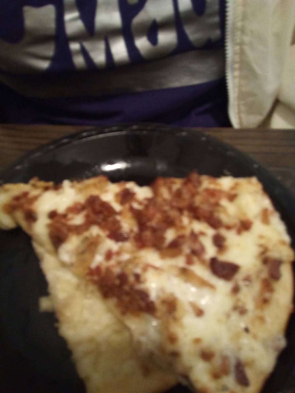 Trackside Pizza | restaurant | 164 N Buckeye St, Osgood, IN 47037, USA | 8126891900 OR +1 812-689-1900