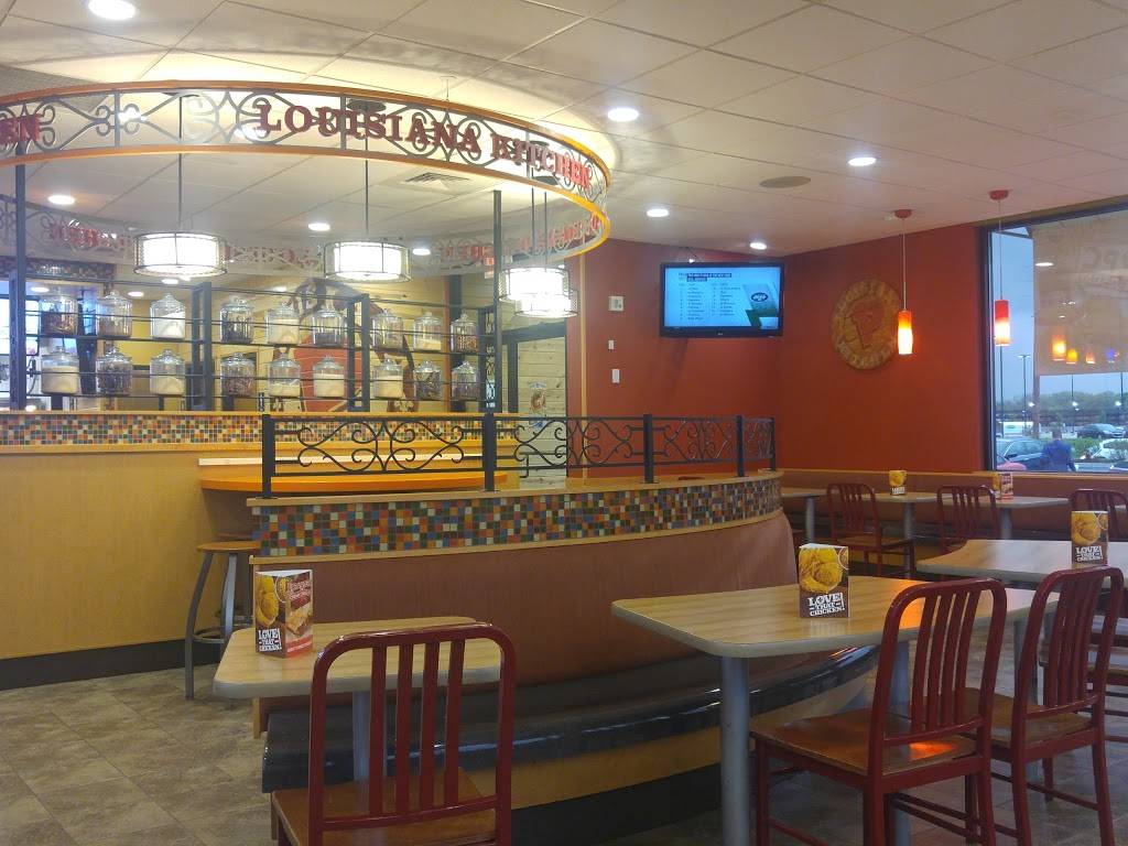 Popeyes Louisiana Kitchen | restaurant | 7615 Pendleton Pike, Indianapolis, IN 46226, USA | 3175439492 OR +1 317-543-9492