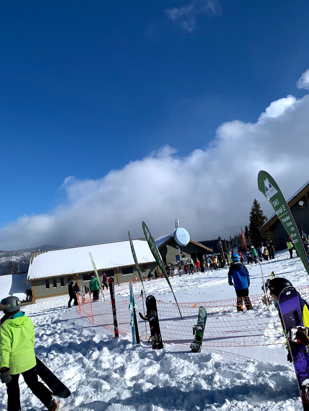 Wolf Creek Lodge | restaurant | Top of Wolf Creek Pass US Hwy. 160 E, Pagosa Springs, CO 81147, USA | 9702645639 OR +1 970-264-5639