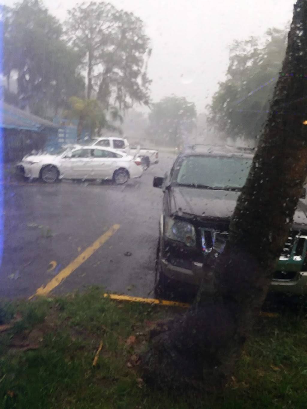 Steves seafood and oysters | restaurant | 925 N Bay St, Eustis, FL 32726, USA | 3526024587 OR +1 352-602-4587