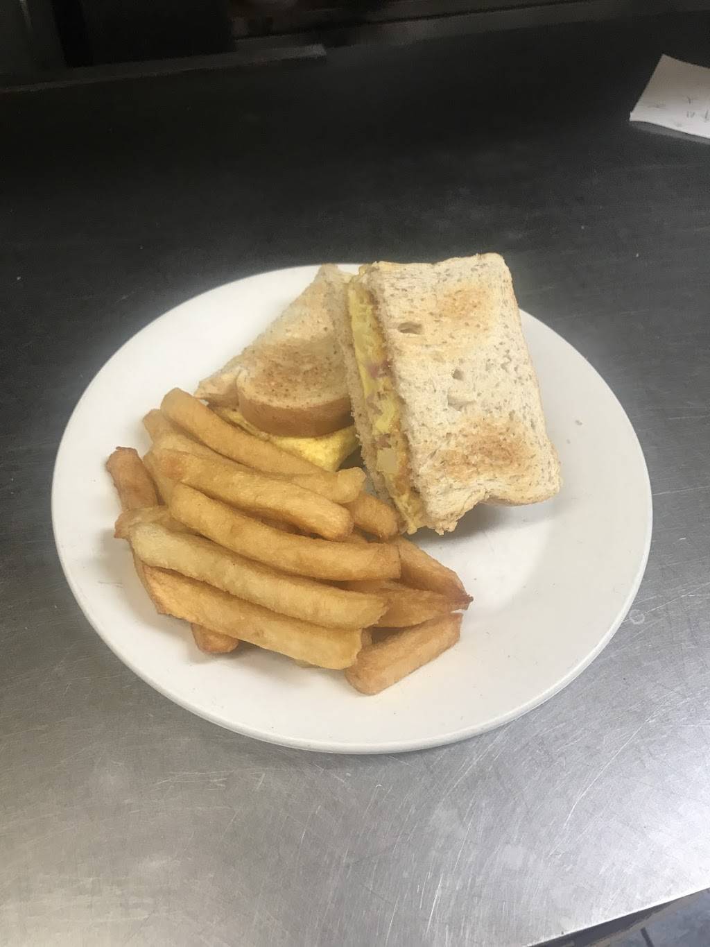 Kinvale Restaurant | restaurant | 4079 Kawartha Lakes County Rd 121, Kinmount, ON K0M 2A0, Canada | 7054882683 OR +1 705-488-2683