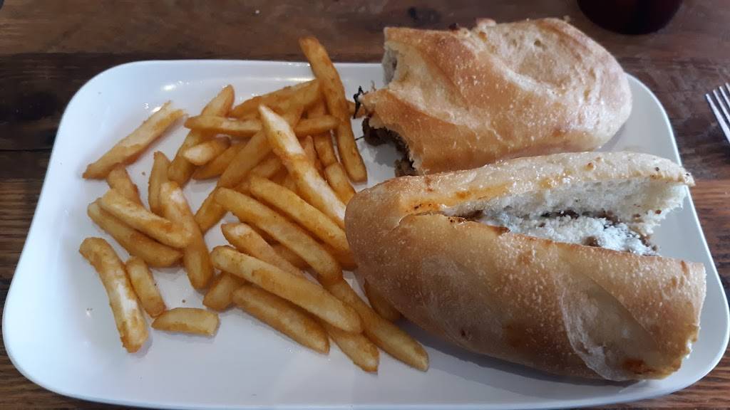 Mama Ginas | restaurant | 101 S 2nd St, Fulton, NY 13069, USA | 3155988210 OR +1 315-598-8210