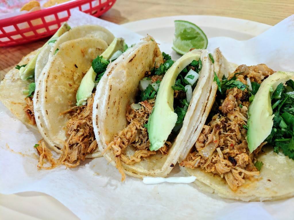 Taqueria El Amigo | restaurant | 196 Willow St, Waltham, MA 02453, USA | 7816427410 OR +1 781-642-7410