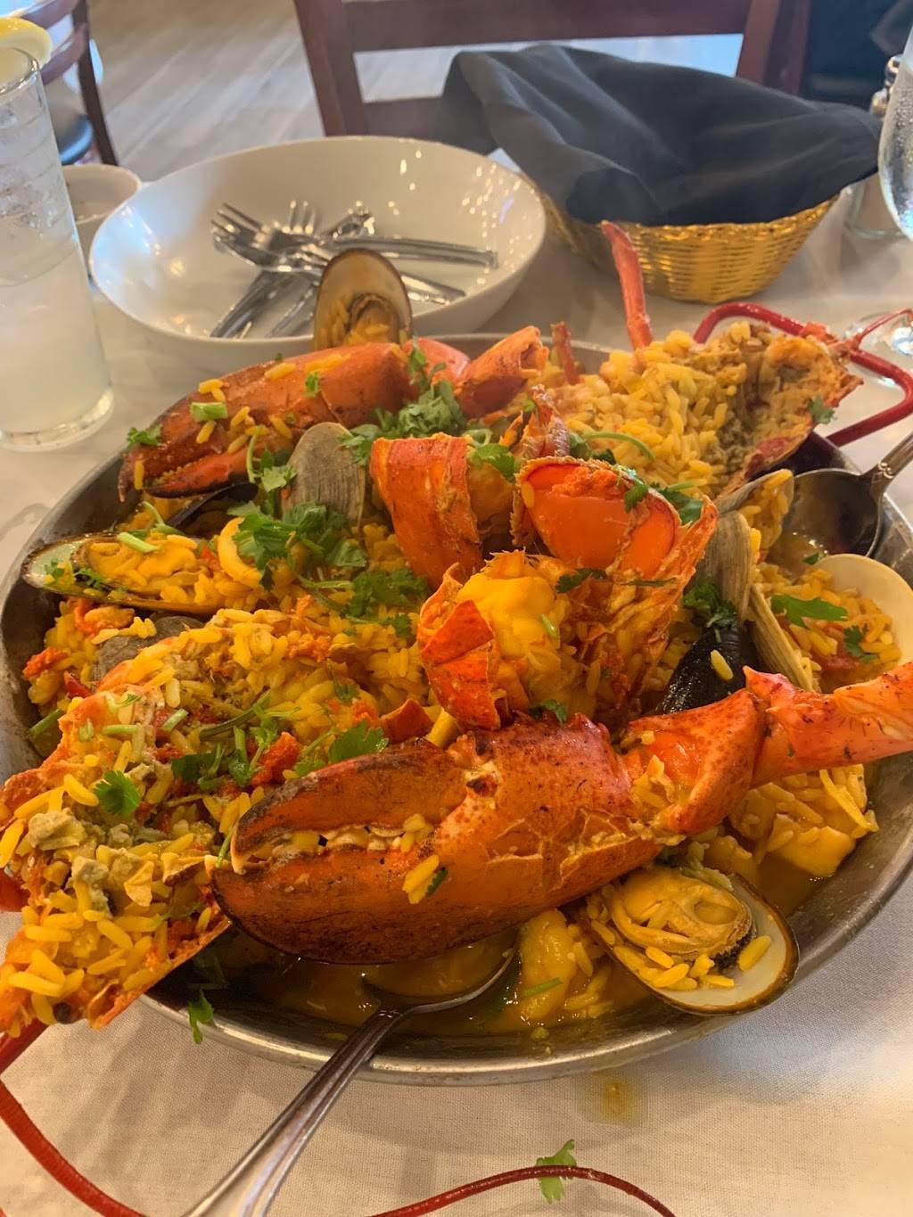 Caravela Portuguese Restaurant Miami | restaurant | 7761 NW 107th Ave Suite 2-11, Doral, FL 33178, USA | 3056299339 OR +1 305-629-9339