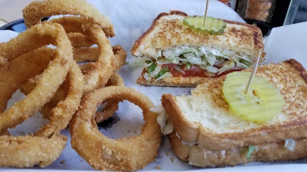 Frosty Drive N | restaurant | 1002 Fort Worth Dr, Denton, TX 76205, USA | 9403875449 OR +1 940-387-5449