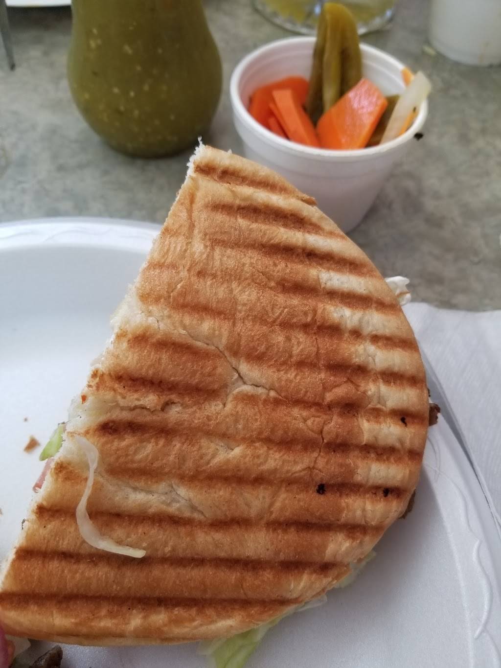 El TacoDoggy | restaurant | 883 E Foothill Blvd, Rialto, CA 92376, USA | 9098205810 OR +1 909-820-5810