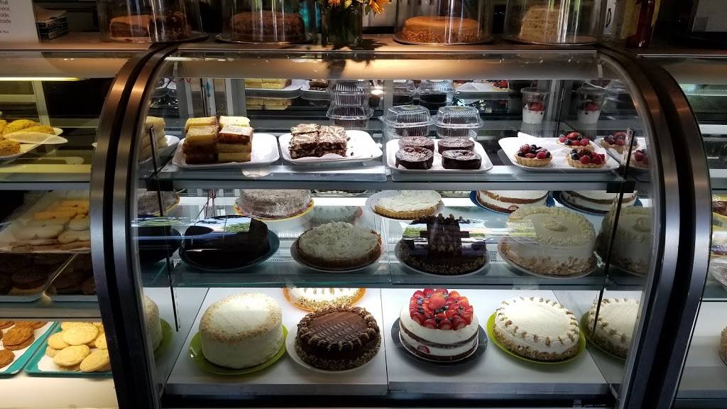 Queenies Plus | cafe | 1834 Utica Square, Tulsa, OK 74114, USA | 9187493481 OR +1 918-749-3481