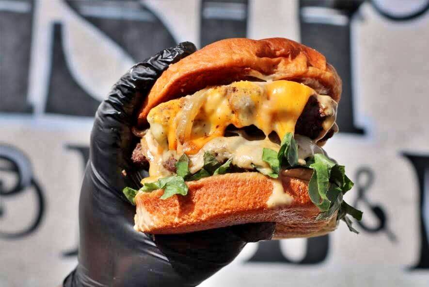 The District Pub & Kitchen | restaurant | 1160 Airway Blvd Suite DA 3-4 Suit, El Paso, TX 79925, USA | 9152496682 OR +1 915-249-6682