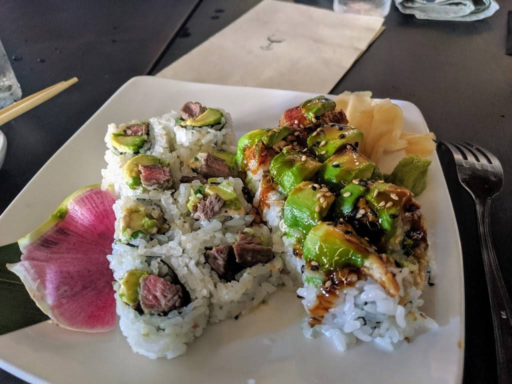 Chucks Fish Athens | restaurant | 220 W Broad St, Athens, GA 30601, USA | 7063956611 OR +1 706-395-6611