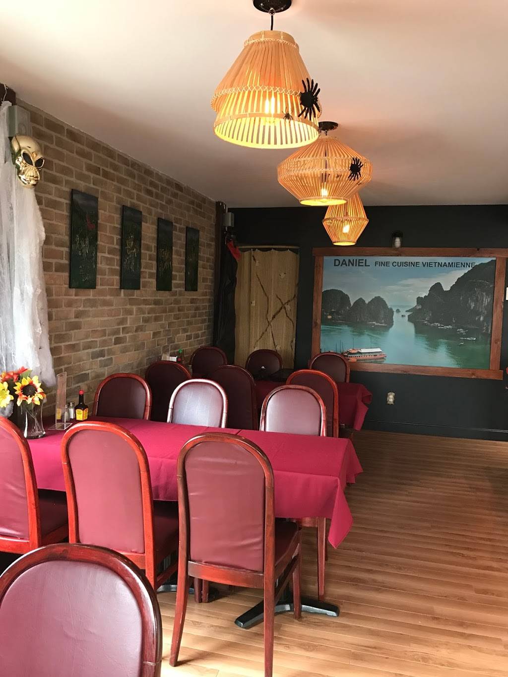 Daniel fine cuisine vietnamienne | restaurant | 1220 Boulevard Foucault, Saint-Charles-de-Drummond, QC J2C 1B1, Canada | 8194782067 OR +1 819-478-2067