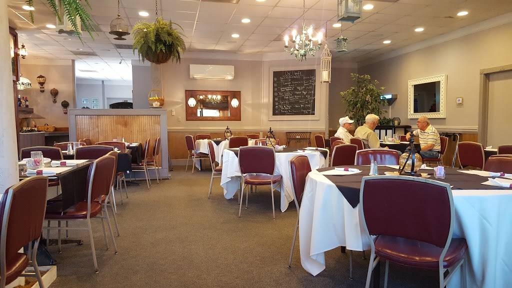 The Lamplighter | restaurant | 201 Virginia Ave, Clarksville, VA 23927, USA | 4343740230 OR +1 434-374-0230