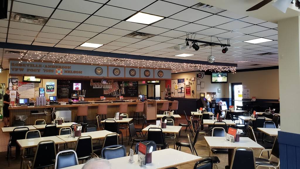 Reds Savoy Pizza | restaurant | 1145 Woodhill Dr, Roseville, MN 55113, USA | 6514880968 OR +1 651-488-0968