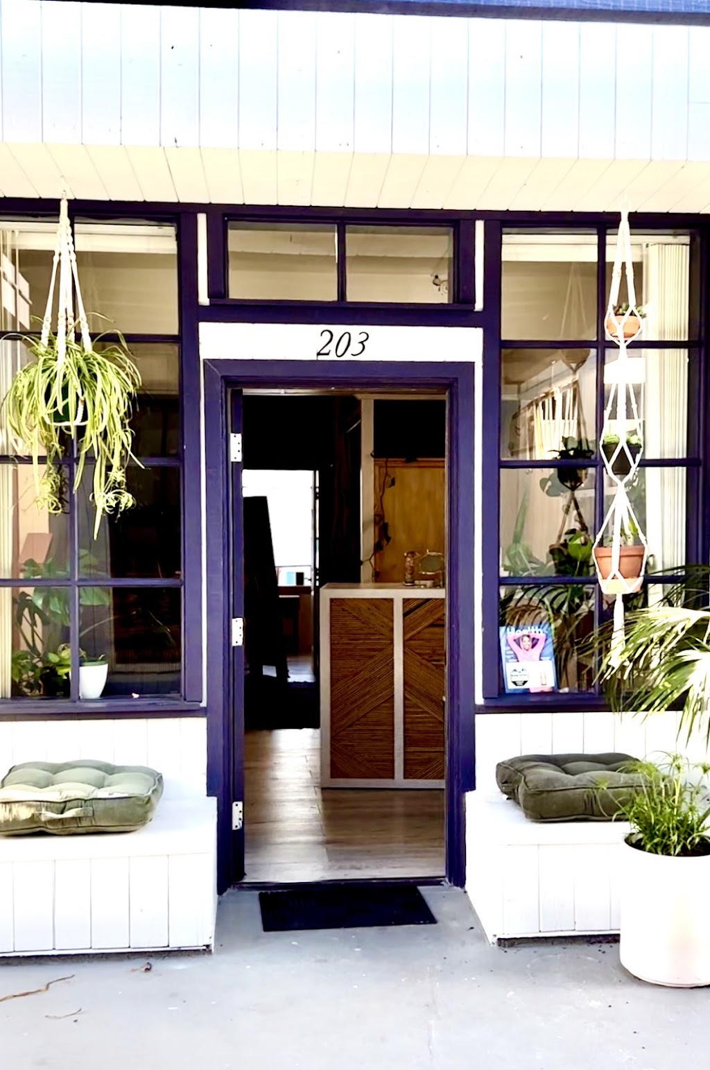 Skinned | restaurant | 4911 Warner Ave Unit 203, Huntington Beach, CA 92649, USA | 7143189339 OR +1 714-318-9339