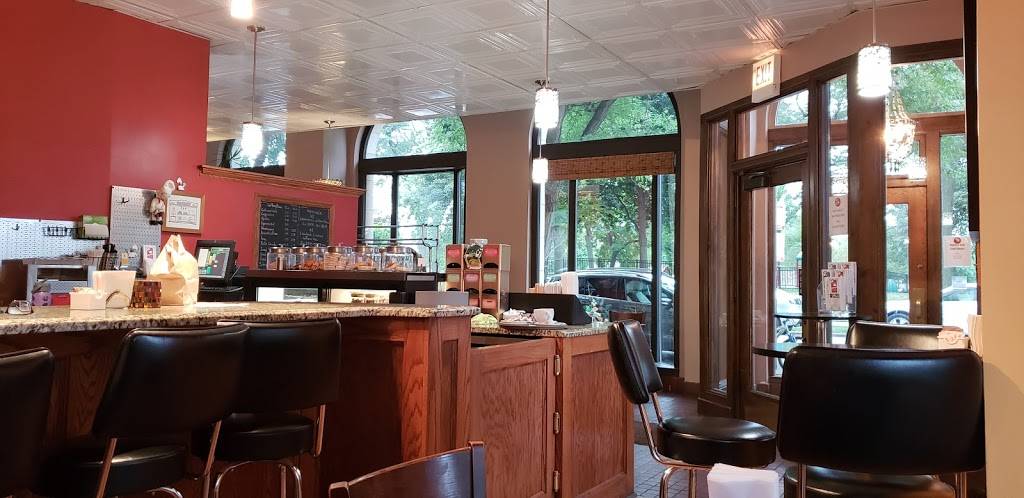 Piccolo Mondo | restaurant | 1642 E 56th St #1, Chicago, IL 60637, USA | 7736431106 OR +1 773-643-1106