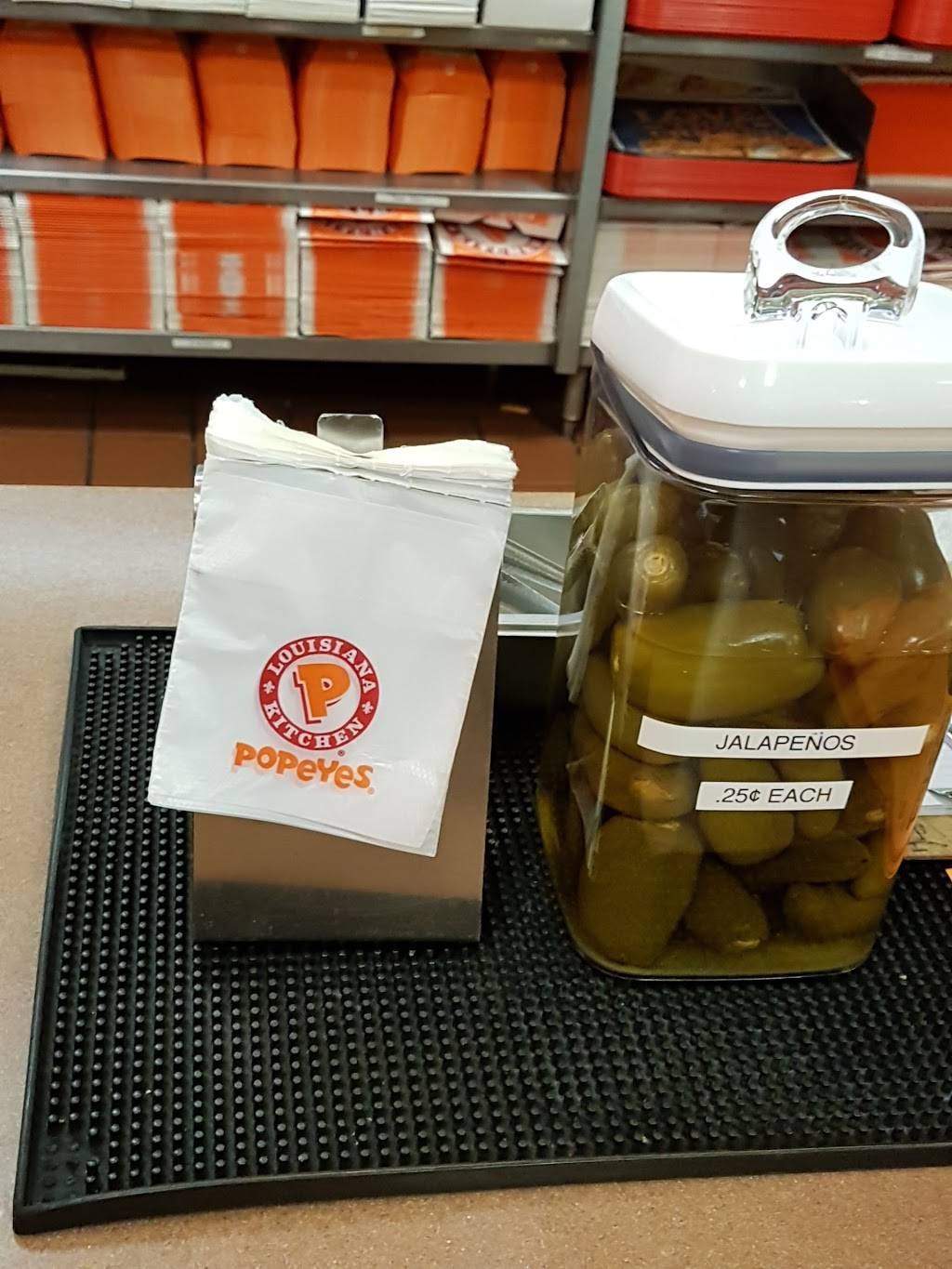 Popeyes Louisiana Kitchen | restaurant | 224 Oak Creek Plaza, Mundelein, IL 60060, USA | 8479494451 OR +1 847-949-4451