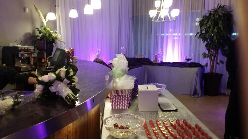 La Grill | meal takeaway | 7880 Keele St, Concord, ON L4K 4G7, Canada | 9057617575 OR +1 905-761-7575