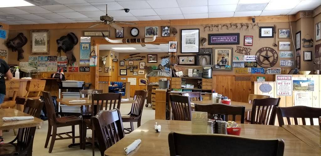 Crackers Cafe | restaurant | 15845 SW Warfield Blvd, Indiantown, FL 34956, USA | 7725973388 OR +1 772-597-3388