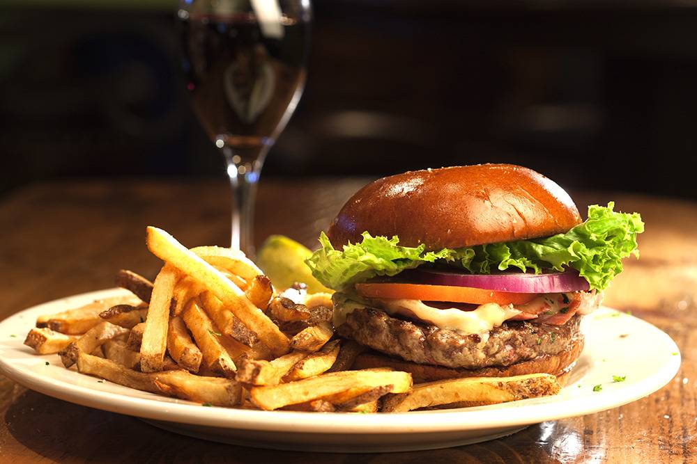 The Curragh Irish Pub | restaurant | 6705 N Northwest Hwy, Chicago, IL 60631, USA | 7737746170 OR +1 773-774-6170