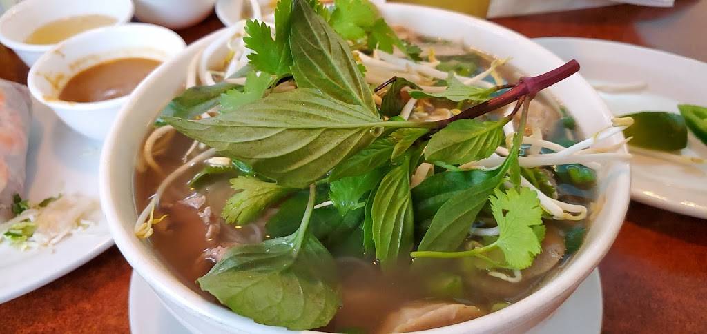 Miss Saigon Pho | restaurant | 310 S Walton Blvd, Bentonville, AR 72712, USA | 4792684663 OR +1 479-268-4663