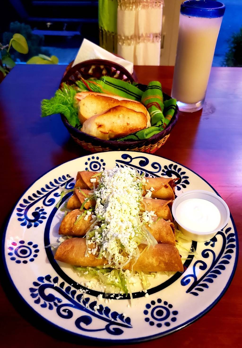 Los Cuatro Soles | meal delivery | 1801 S Chadwick St, Philadelphia, PA 19145, USA | 2157551125 OR +1 215-755-1125