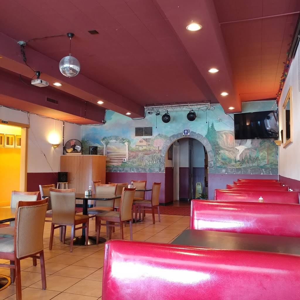 Bertas Salvadoran Kitchen | restaurant | 127 SW 153rd St, Burien, WA 98166, USA | 2068592776 OR +1 206-859-2776