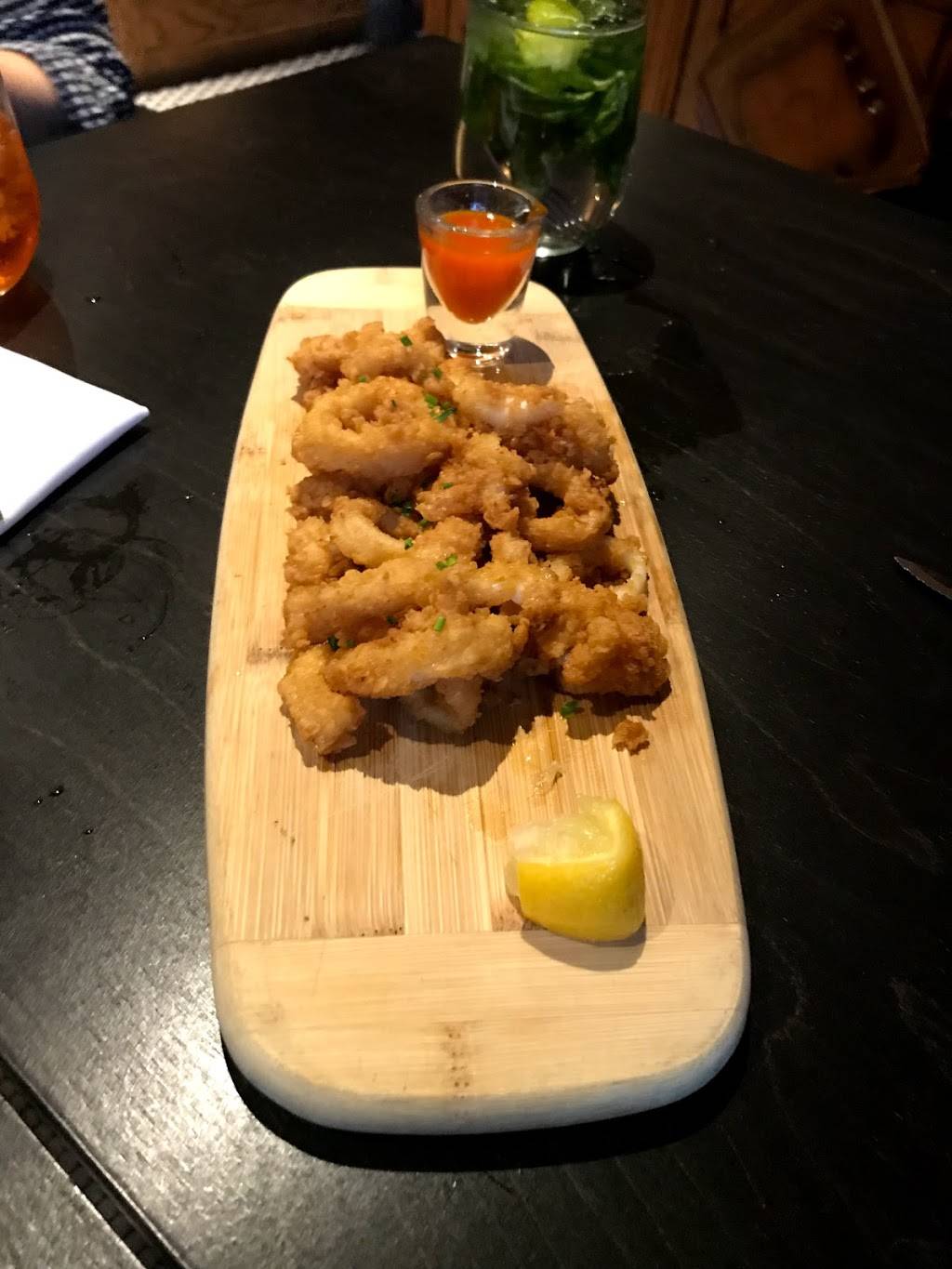 Bar LHôtel-de-ville | restaurant | 900 Rue Notre Dame, Lachine, QC H8S 2B9, Canada | 5145383558 OR +1 514-538-3558