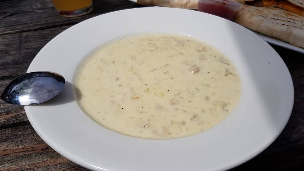 Portside Bar & Grill | restaurant | 242 Traders Cove, Port Jefferson, NY 11777, USA | 6313313390 OR +1 631-331-3390