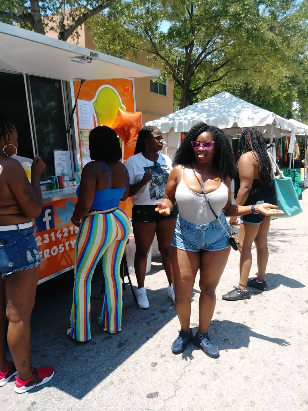 Mr.Frosty 305 | restaurant | 2550 NW 204th St, Miami Gardens, FL 33056, USA | 7862314215 OR +1 786-231-4215