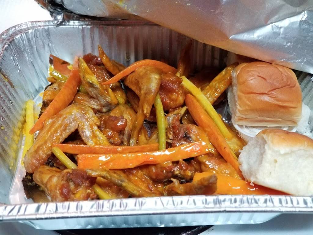 Dominics House of Wings | restaurant | 1670 E Main St, Atwood, TN 38220, USA | 7314180430 OR +1 731-418-0430