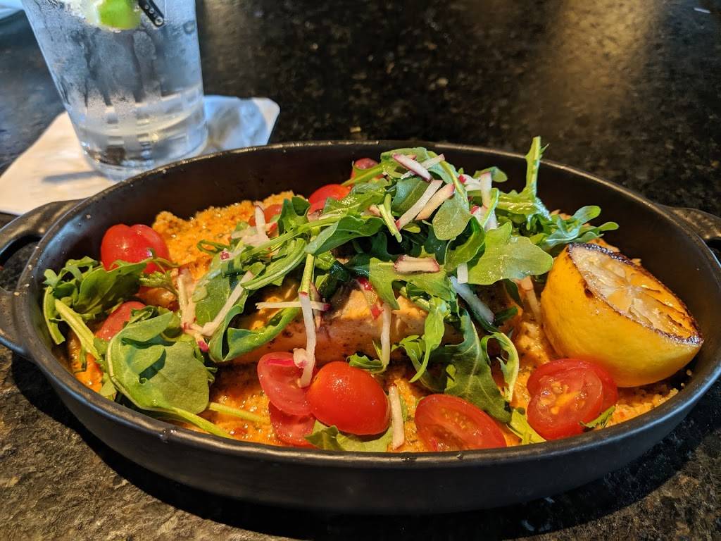 Bar Louie | night club | 103 Chesterfield Valley Dr, Chesterfield, MO 63005, USA | 6367360600 OR +1 636-736-0600