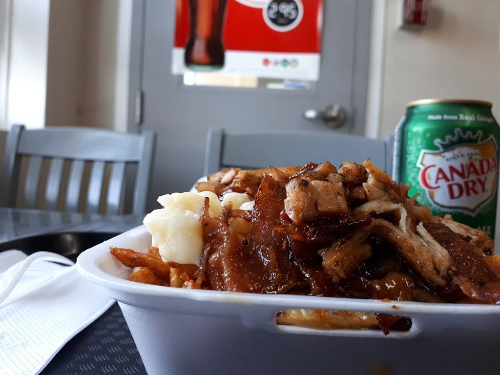 Chucks Casse-Croute | restaurant | 196 Chemin de la Savane, Gatineau, QC J8T 1R3, Canada | 8195615353 OR +1 819-561-5353