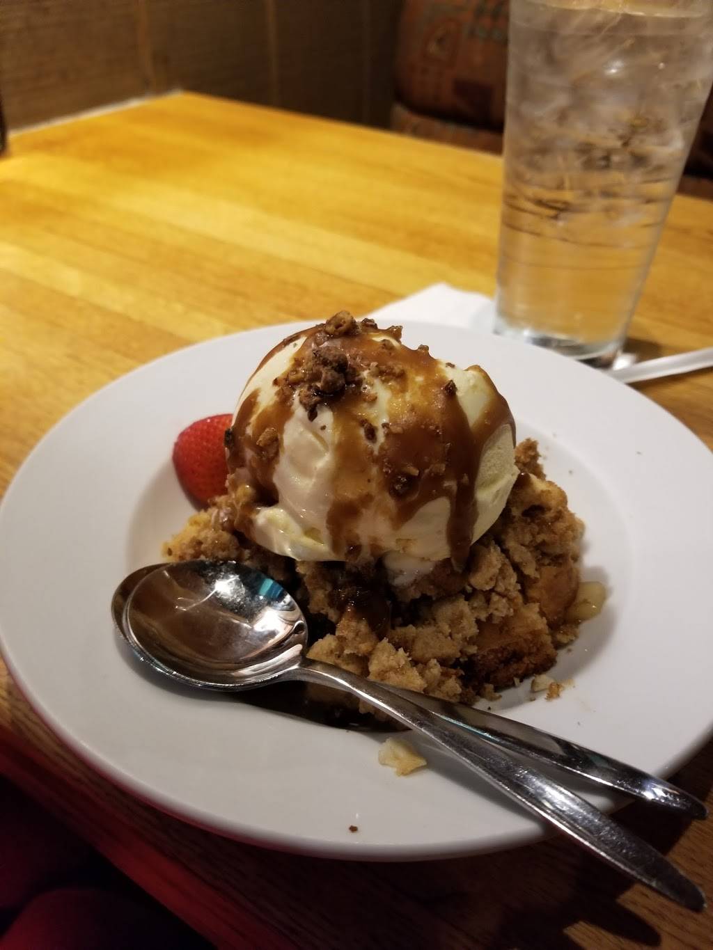 Raffertys | restaurant | 1400 N Green River Rd, Evansville, IN 47715, USA | 8124710024 OR +1 812-471-0024