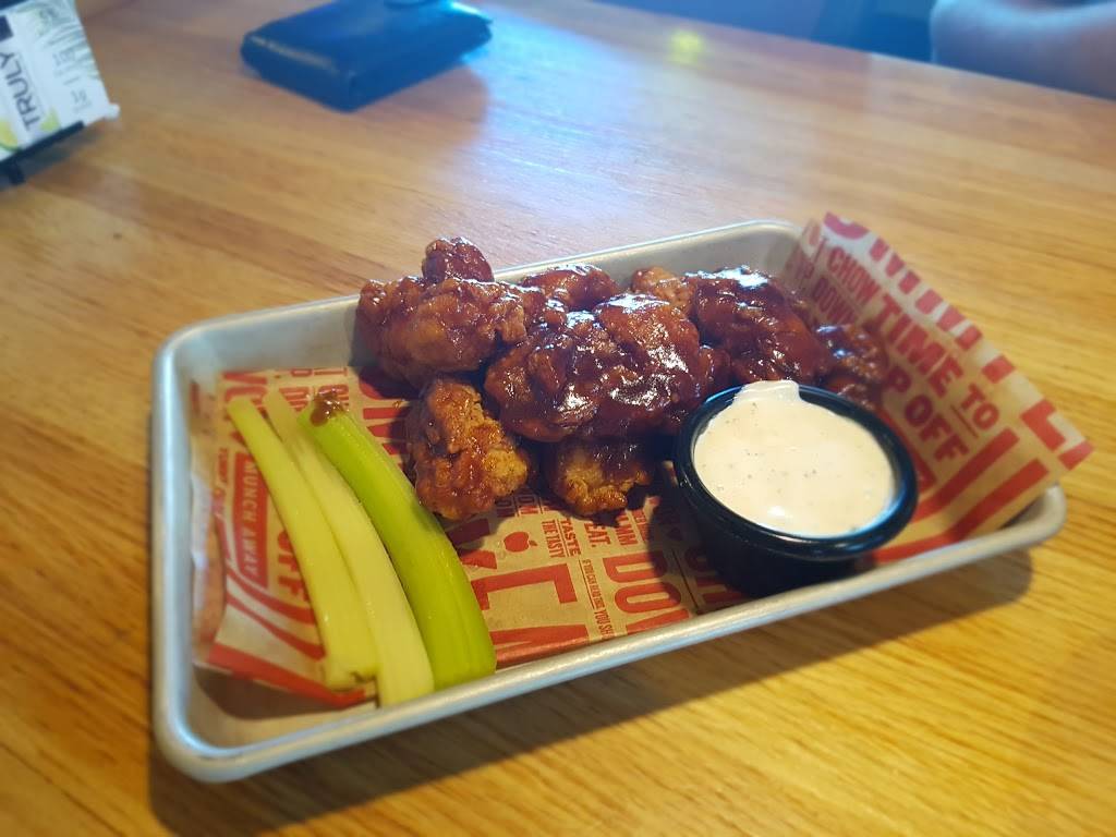 Applebees Grill + Bar | restaurant | 120 Charlton Rd, Sturbridge, MA 01566, USA | 5083470174 OR +1 508-347-0174