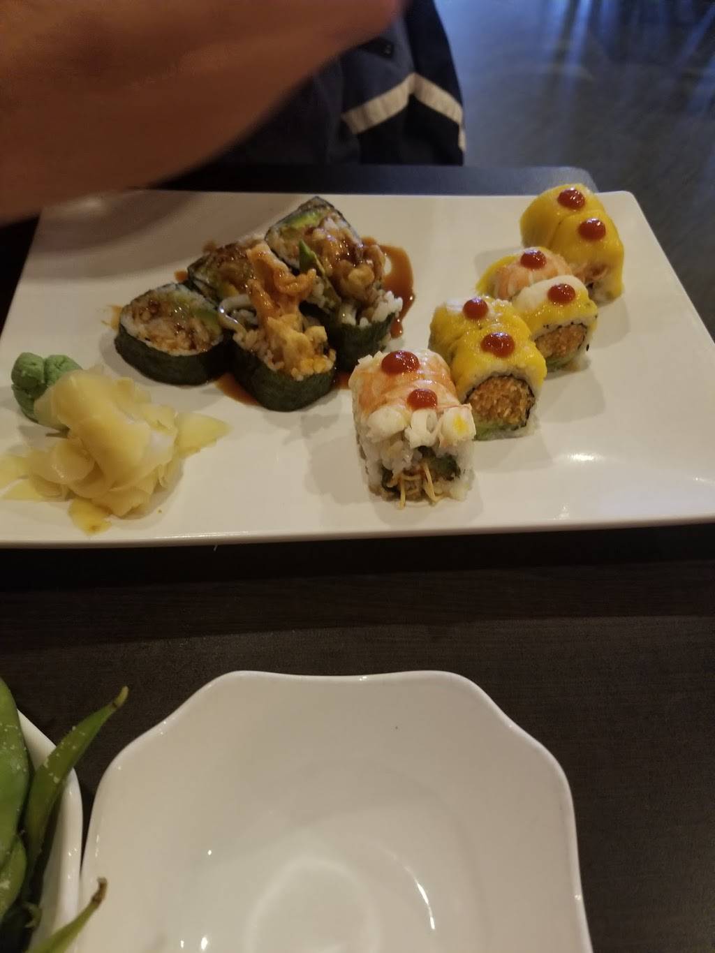 Sakana Sushi Asian Fusion Restaurant | meal takeaway | 434 Town Center, New Britain, PA 18901, USA | 2153451211 OR +1 215-345-1211