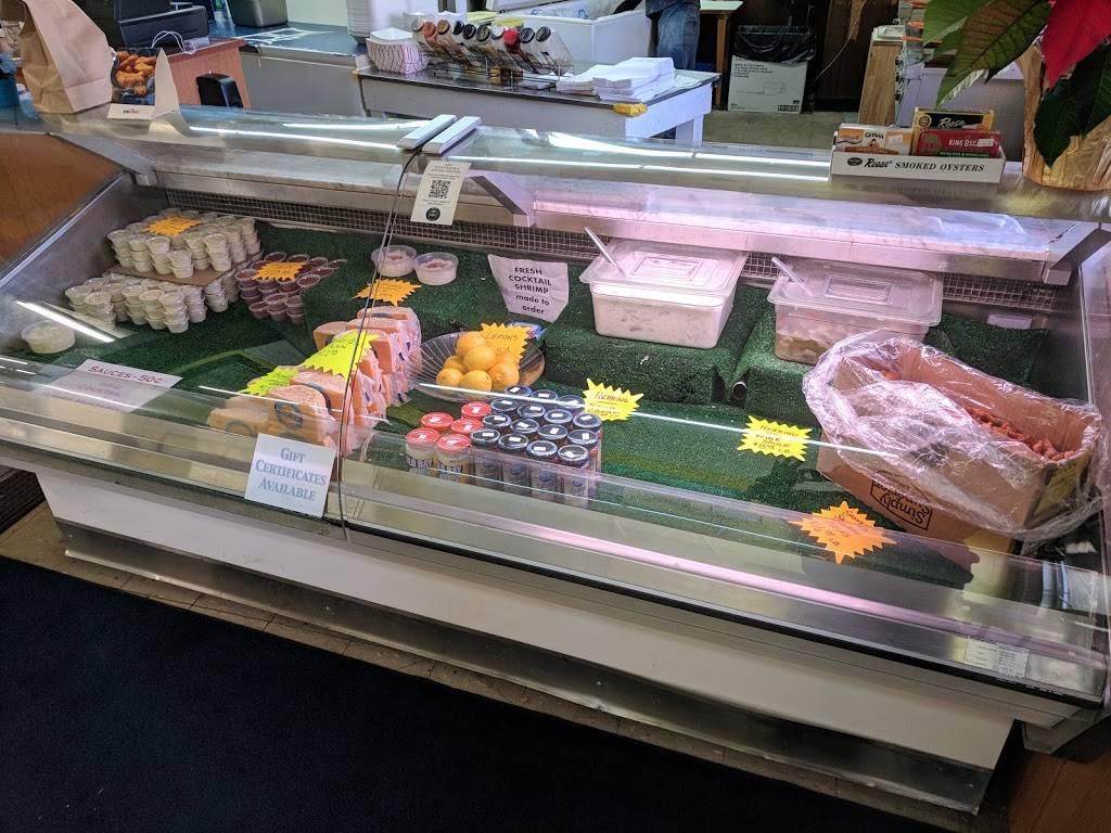 Sanitary Seafoods | restaurant | 2468 Plainfield Ave NE, Grand Rapids, MI 49505, USA | 6163638419 OR +1 616-363-8419