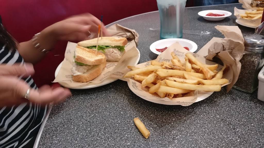 Johnny Rockets | restaurant | 1550 Rosecrans Ave, Manhattan Beach, CA 90266, USA | 3105369464 OR +1 310-536-9464