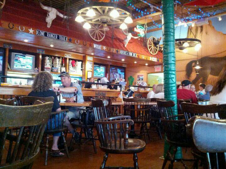 Wild Wing | restaurant | 501 Towerhill Rd, Peterborough, ON K9H 7S3, Canada | 7057459464 OR +1 705-745-9464