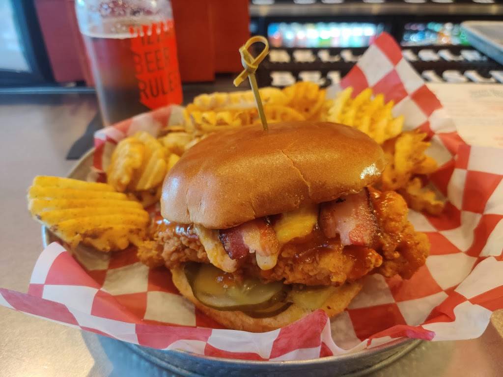 Hot Chick | restaurant | 7th N 17th St, Richmond, VA 23219, USA | 8045969988 OR +1 804-596-9988