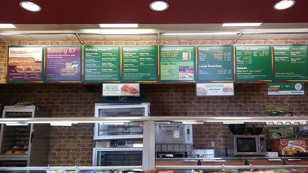 Subway Restaurants | restaurant | 1710 W Mockingbird Ln, Dallas, TX 75235, USA | 2146307999 OR +1 214-630-7999