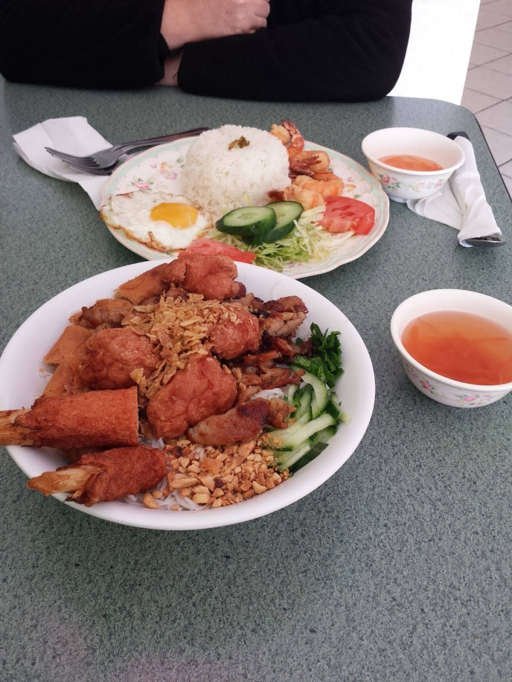Pho Saigon Restaurant | restaurant | 52 Erie St N, Leamington, ON N8H 2Z4, Canada | 5193225376 OR +1 519-322-5376