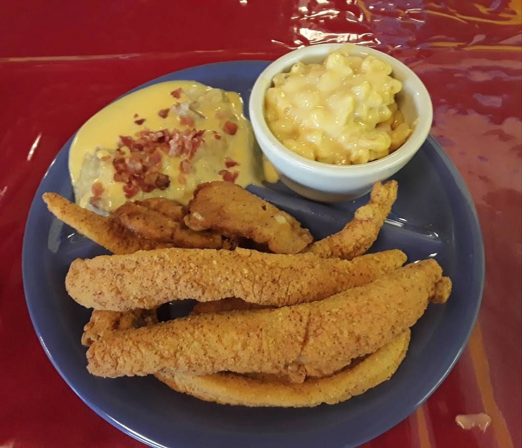 Papas Kitchen | restaurant | 302 W Brown St, Hearne, TX 77859, USA | 9792799884 OR +1 979-279-9884