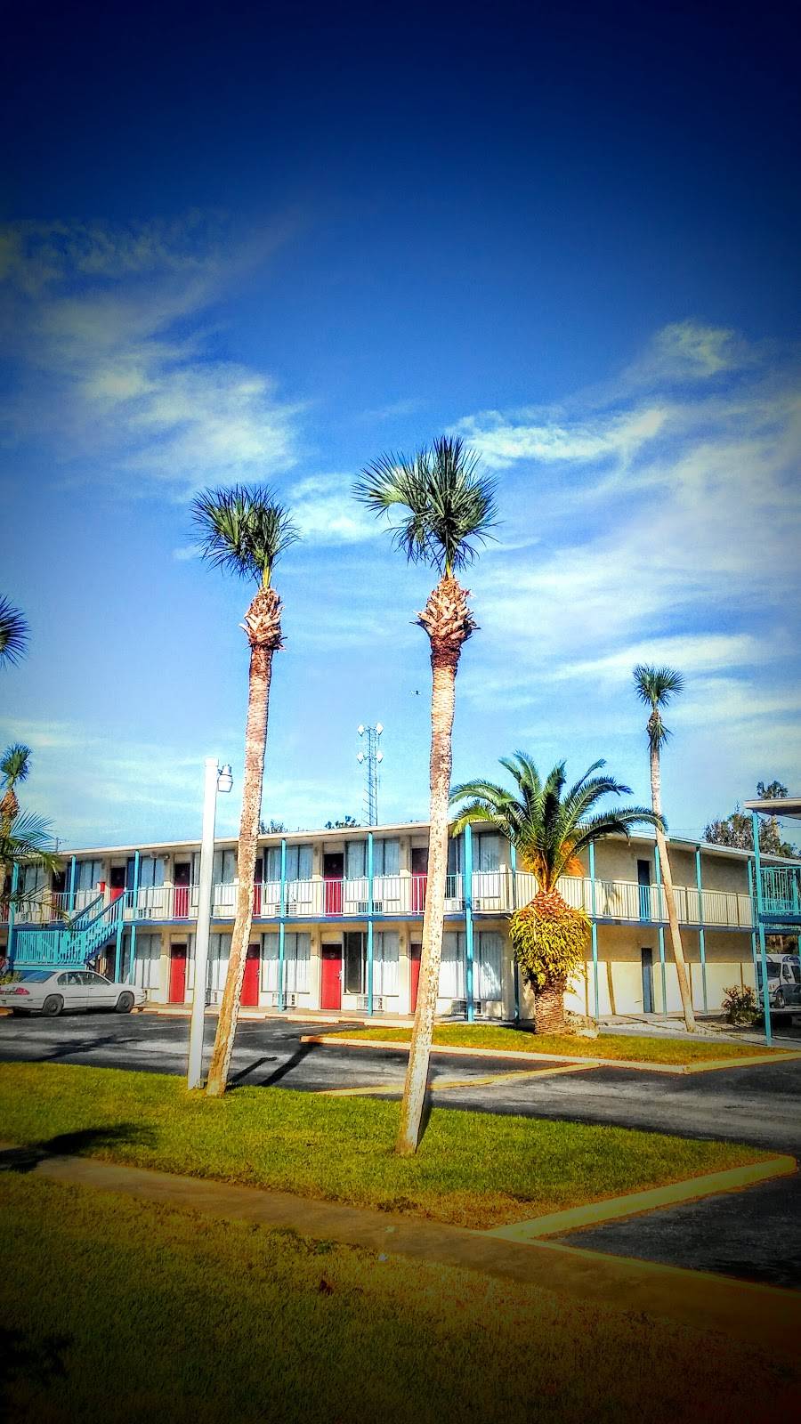 The Hangout Bar & Grill | restaurant | 1614 US-1, Ormond Beach, FL 32174, USA | 3863172780 OR +1 386-317-2780