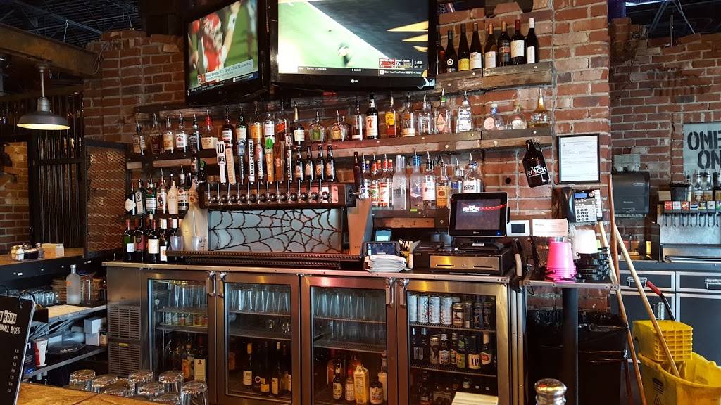 The Rock Wood Fired Pizza | restaurant | 2420 Columbia House Blvd, Vancouver, WA 98661, USA | 3606957625 OR +1 360-695-7625