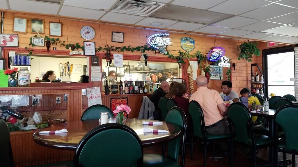 Ginos Italian Restaurant | restaurant | 6124 Stewart Rd, Galveston, TX 77551, USA | 4097626481 OR +1 409-762-6481