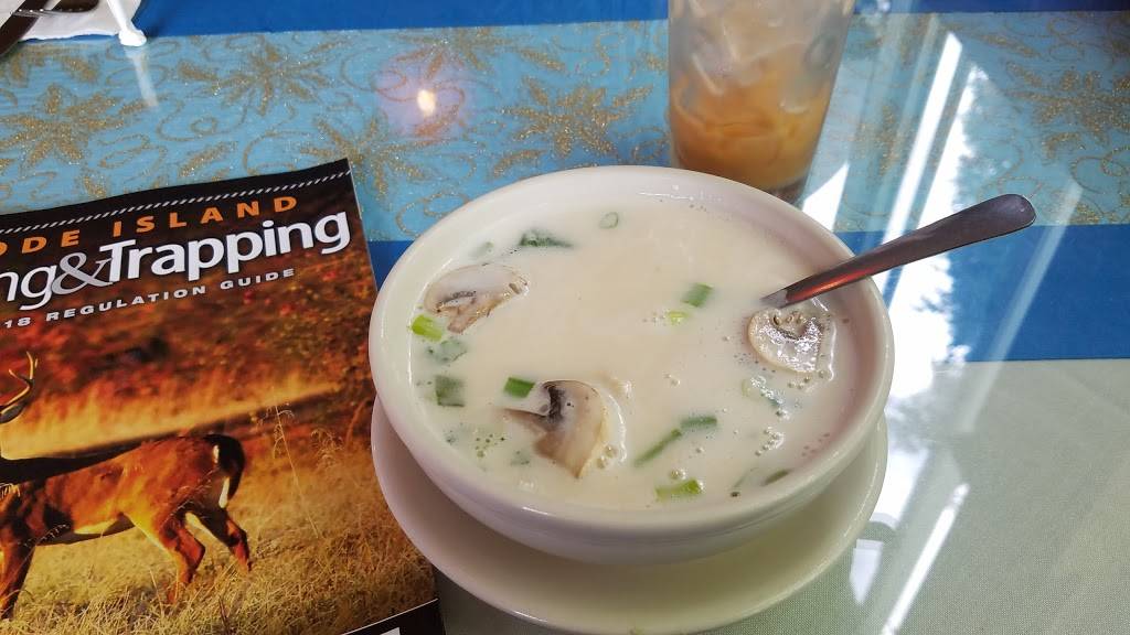 Rim Nahm | restaurant | 2212 Broad St, Cranston, RI 02905, USA | 4014677897 OR +1 401-467-7897