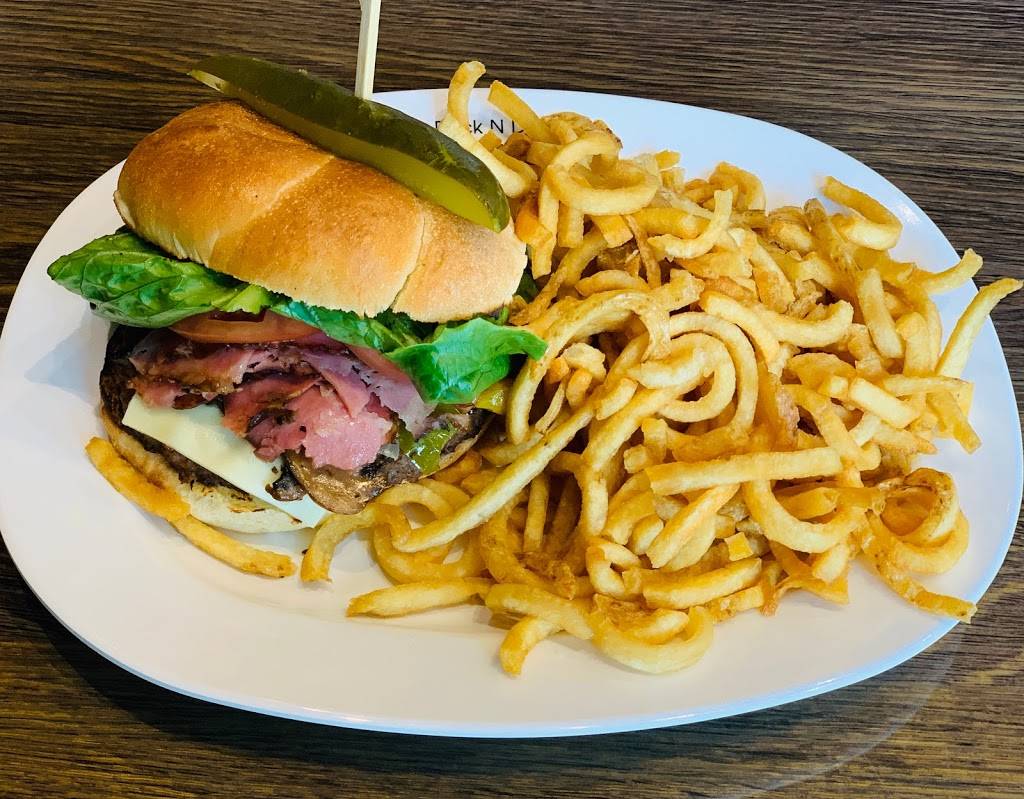 Rock’n Deli - Montreal Smoked Meat | restaurant | Cf shops Don Mills, 32 Clock Tower Rd, Toronto, ON M2C 0G2, Canada | 4167923354 OR +1 416-792-3354